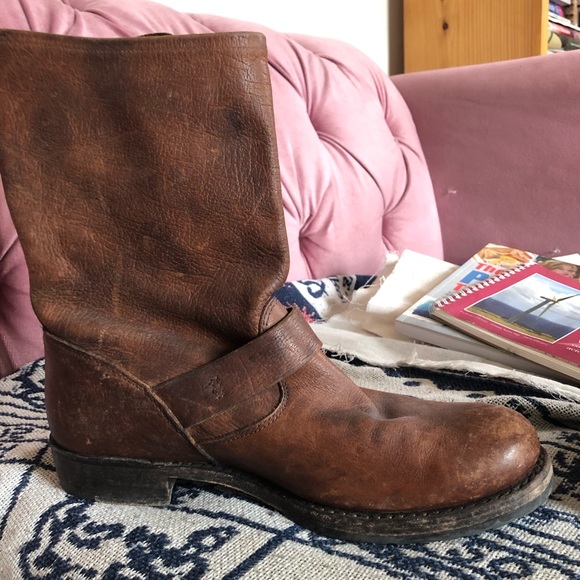 Distressed Frye leather motorcycle boots - Picture 4 of 9